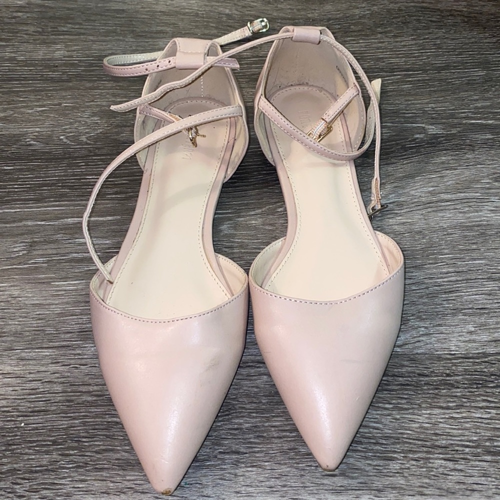 Tan size 6 flats